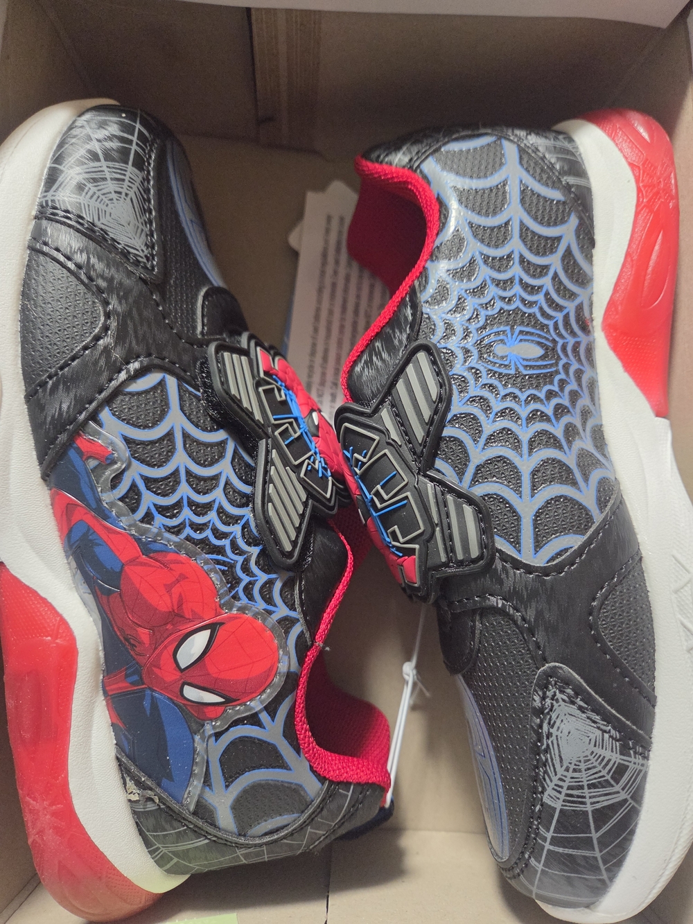 Spider-Man Kids Light Up Velcro Sneakers - Size 1 NIB
